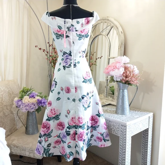 🍒NWT🍒 CHI CHI LONDON WHITE FLORAL HIGH LOW DRESS